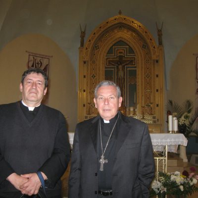 Con Monseñor Jose Octavio Ruiz Arenas- Desmonie Iowa EEUU